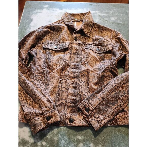 Free People Snake print Trucker Jacket sz XS - Picture 2 of 4